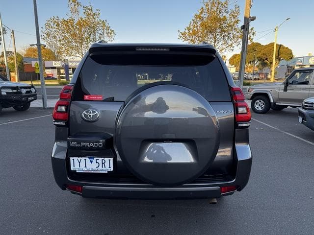 2021 Toyota Landcruiser Prado Kakadu in Silver
