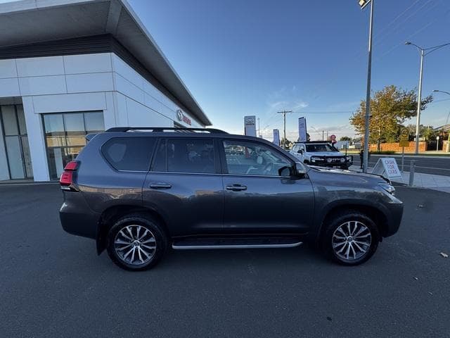 2021 Toyota Landcruiser Prado Kakadu in Silver