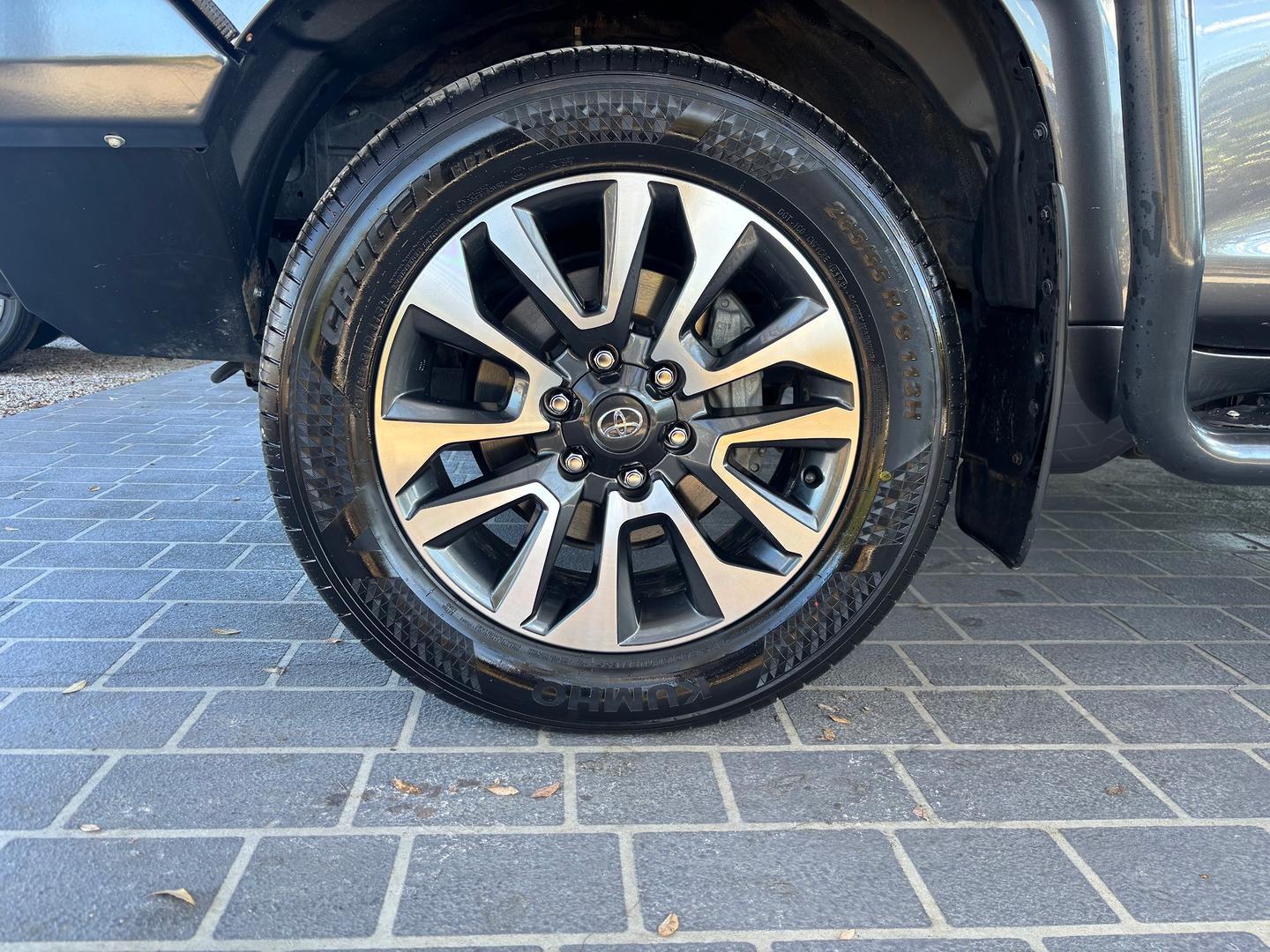 2022 Toyota Landcruiser Prado VX in Silver