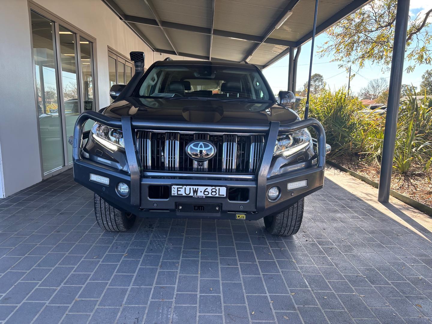 2022 Toyota Landcruiser Prado VX in Silver