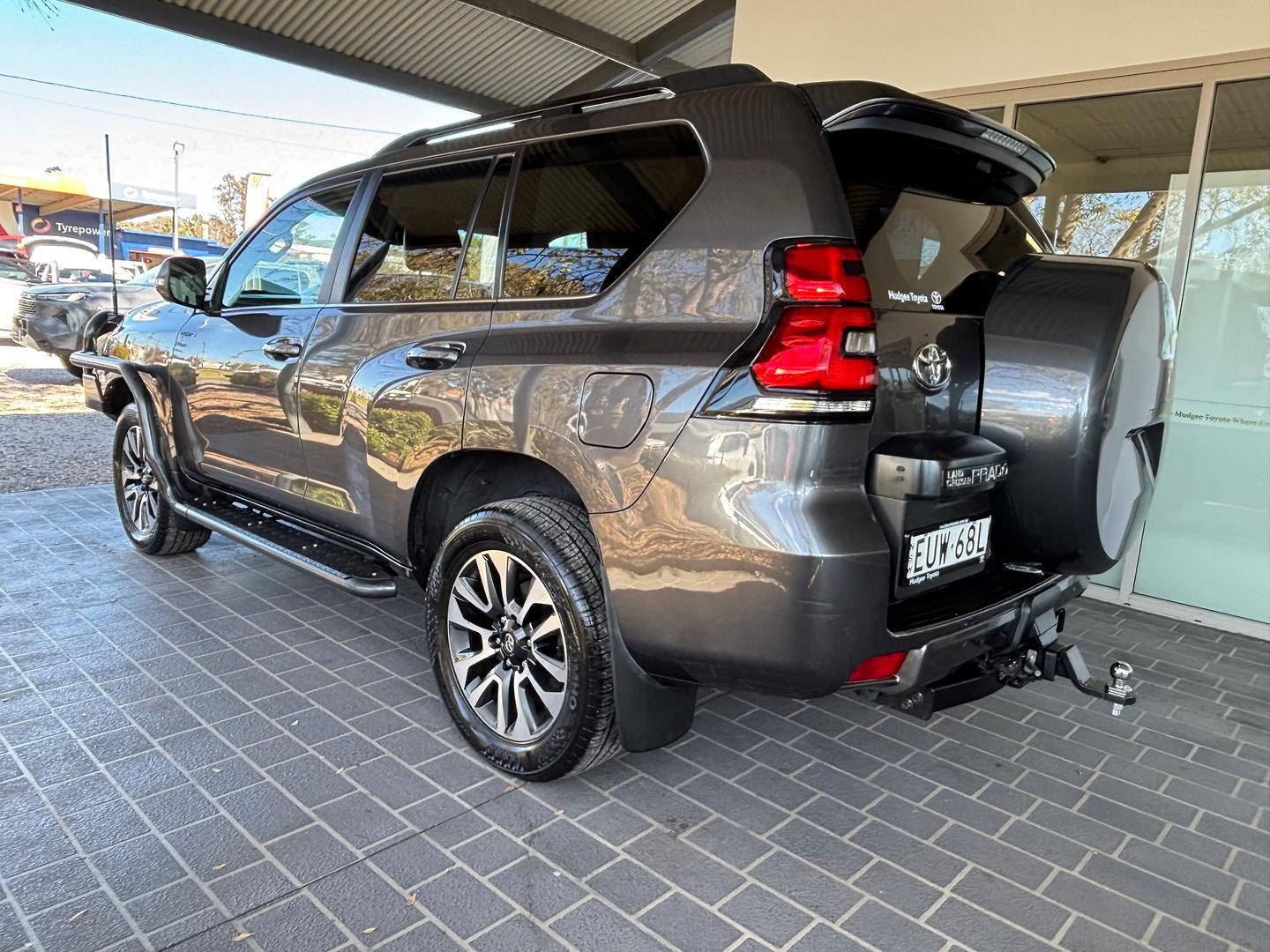 2022 Toyota Landcruiser Prado VX in Silver