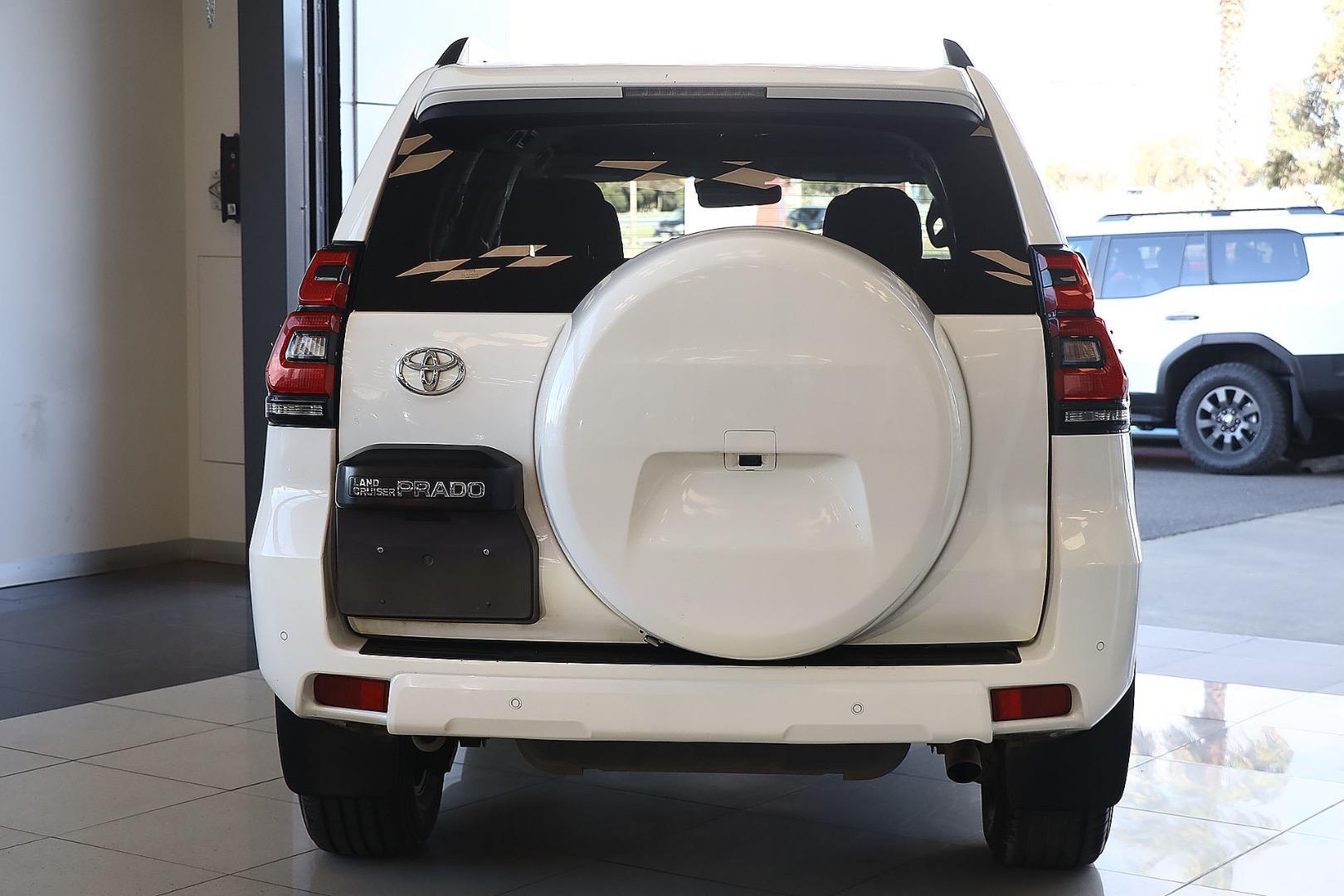 2023 Toyota Landcruiser Prado GXL in White