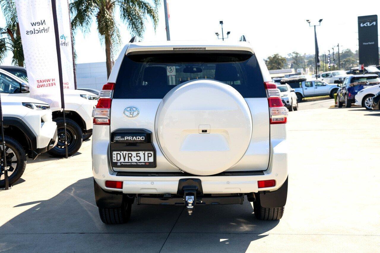 2017 Toyota Landcruiser Prado GXL in White