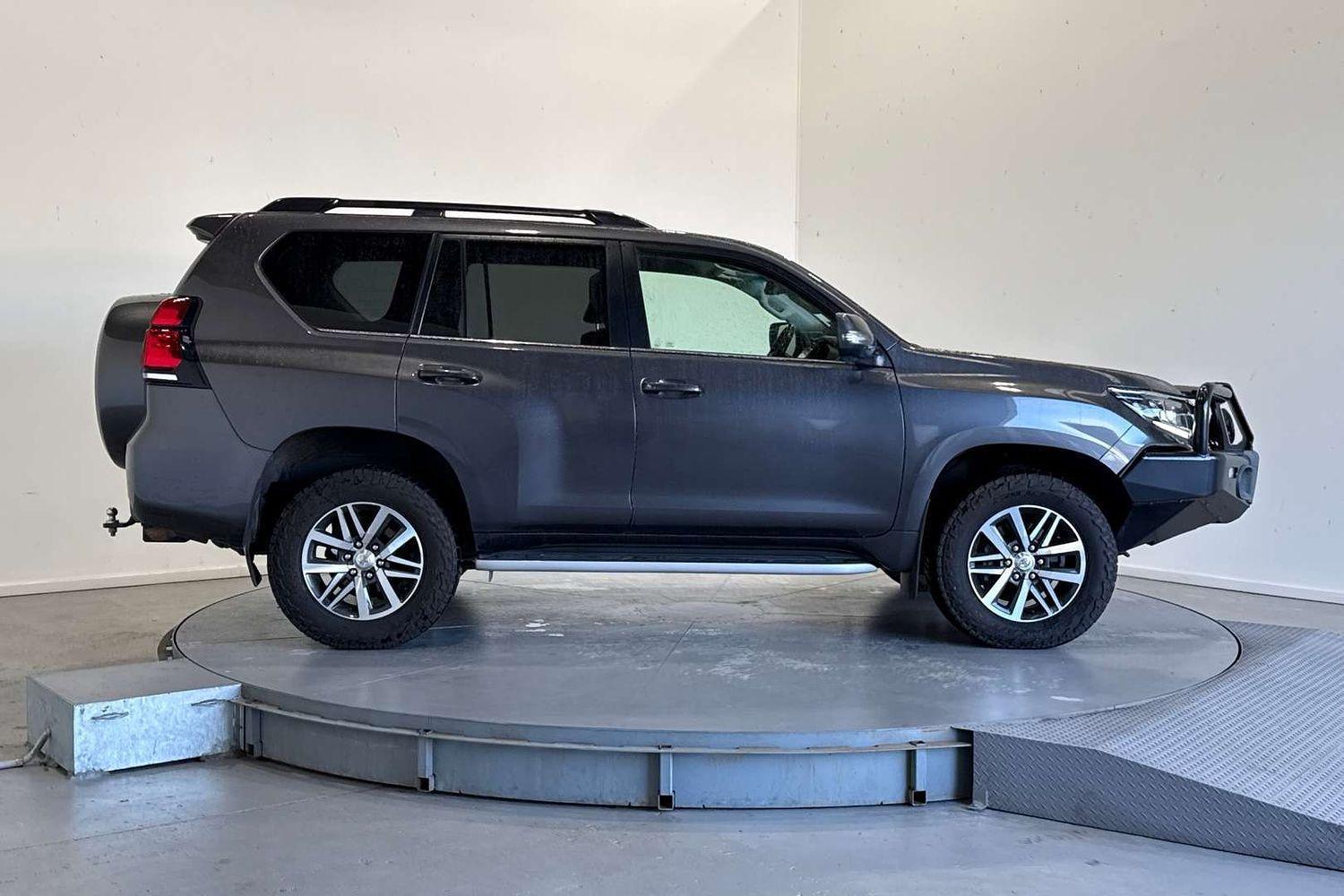 2021 Toyota Landcruiser Prado VX in Silver