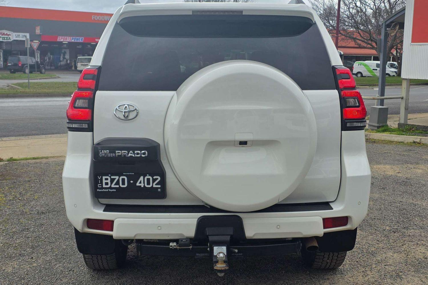2022 Toyota Landcruiser Prado VX in White