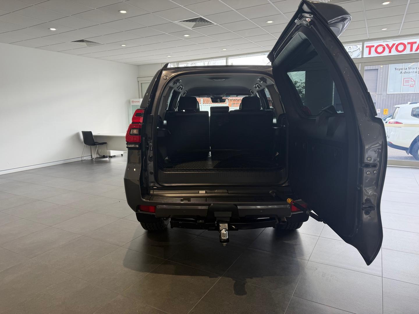 2023 Toyota Landcruiser Prado VX in Silver