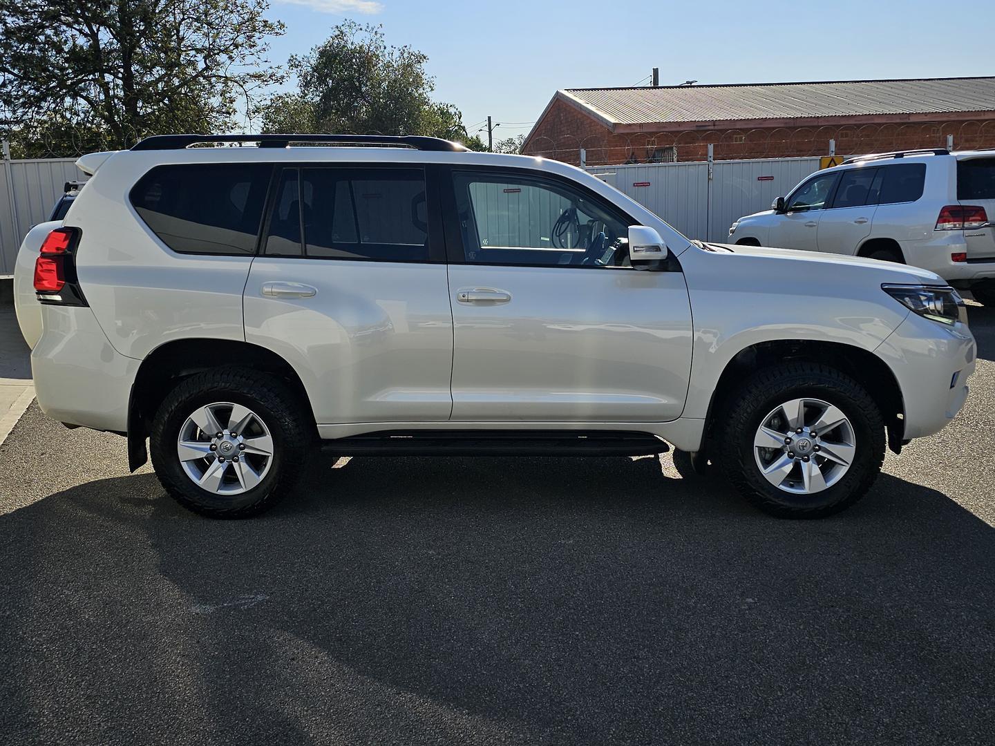 2022 Toyota Landcruiser Prado GXL in White