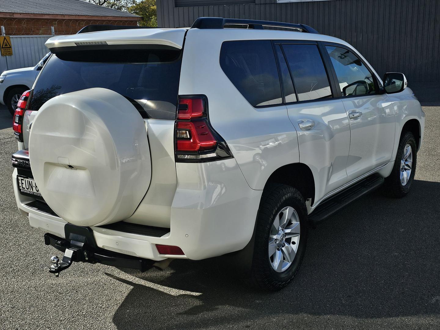2022 Toyota Landcruiser Prado GXL in White