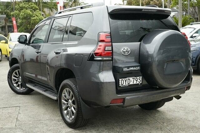 2018 Toyota Landcruiser Prado VX in Silver