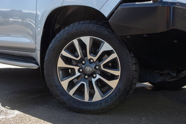 2023 Toyota Landcruiser Prado VX in Silver