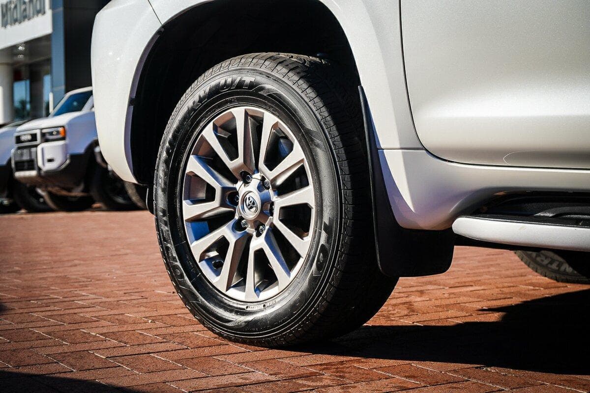 2017 Toyota Landcruiser Prado Kakadu in White