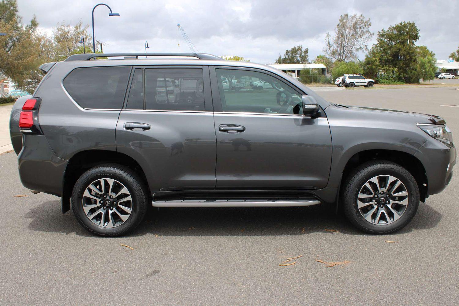 2022 Toyota Landcruiser Prado VX in Silver