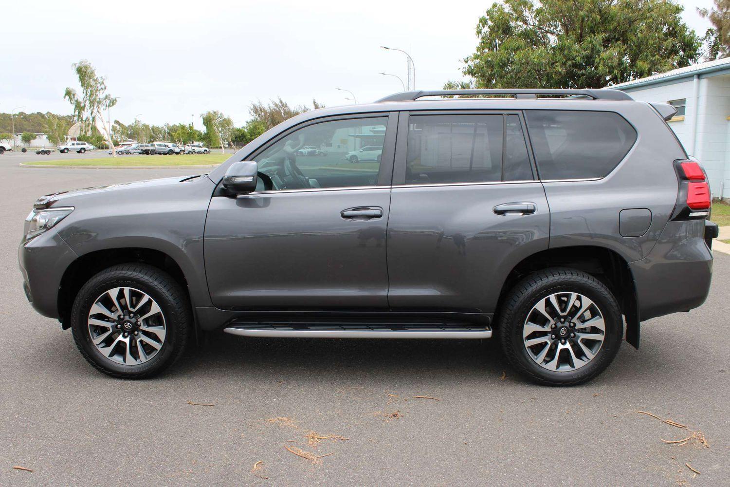 2022 Toyota Landcruiser Prado VX in Silver