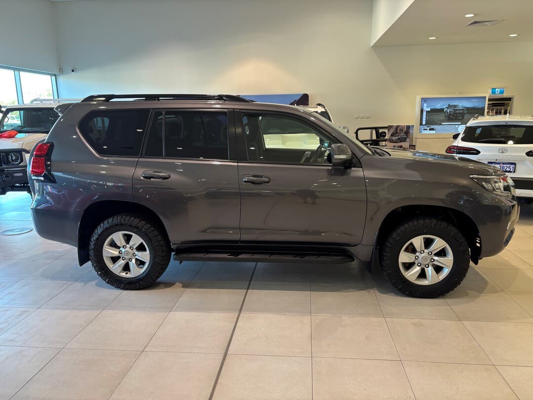 2023 Toyota Landcruiser Prado GXL in Silver