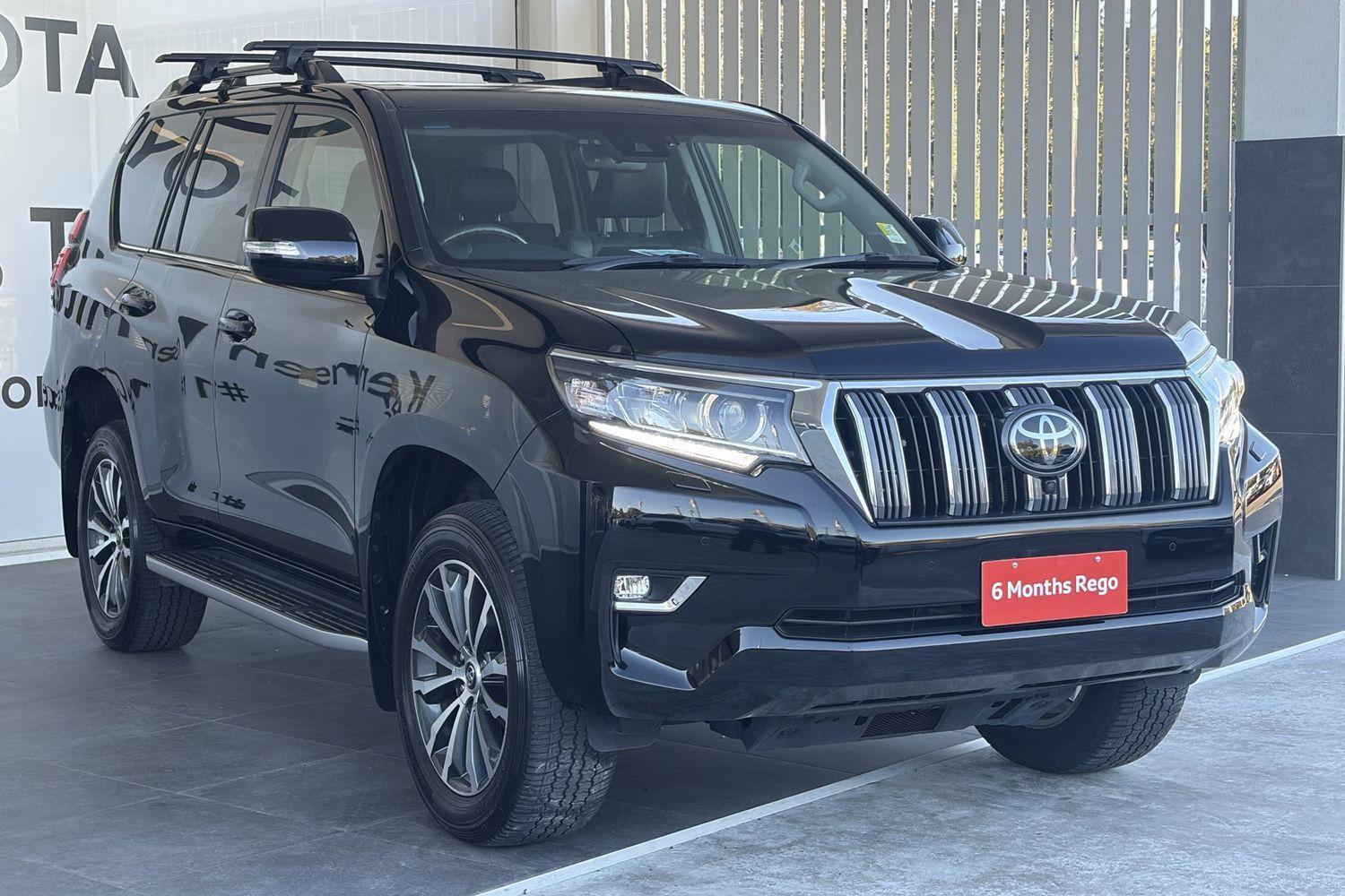 2023 Toyota Landcruiser Prado Kakadu in Black
