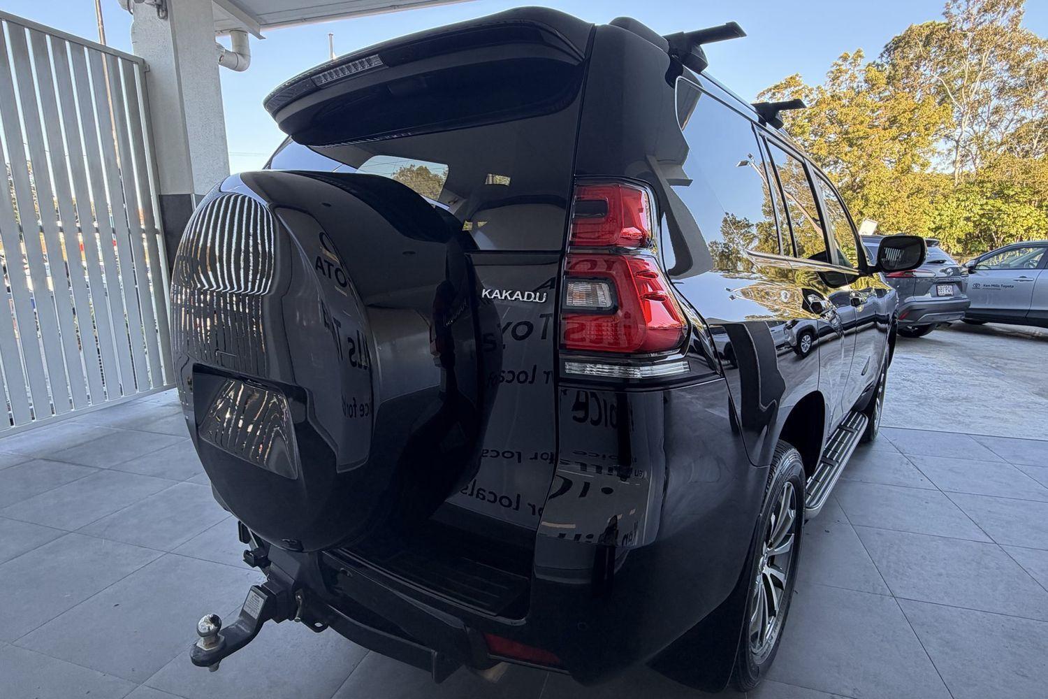 2023 Toyota Landcruiser Prado Kakadu in Black