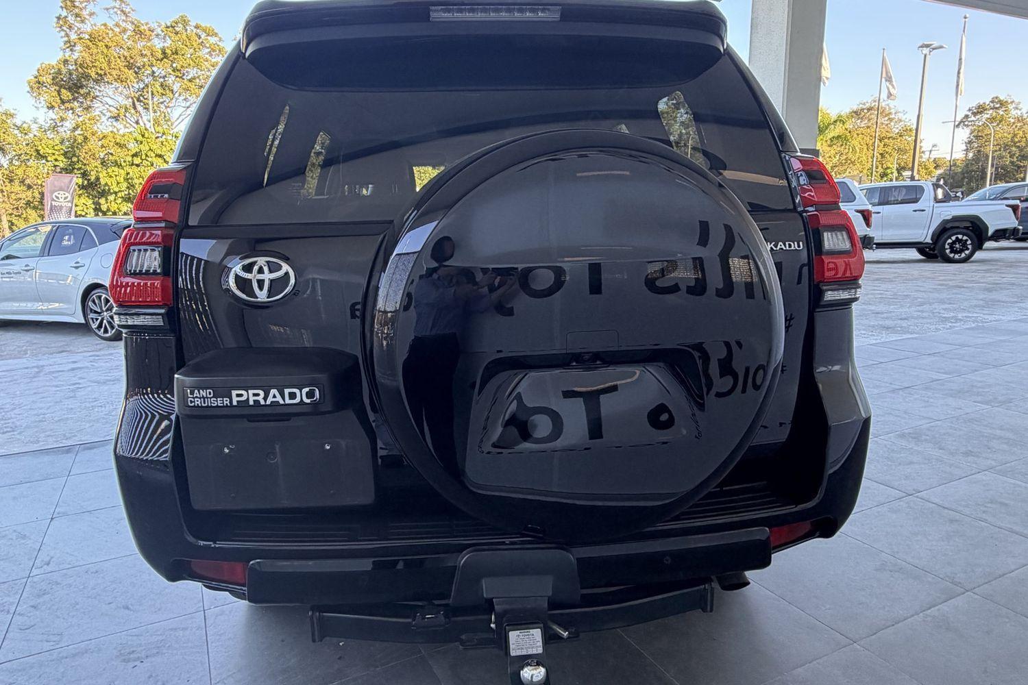 2023 Toyota Landcruiser Prado Kakadu in Black
