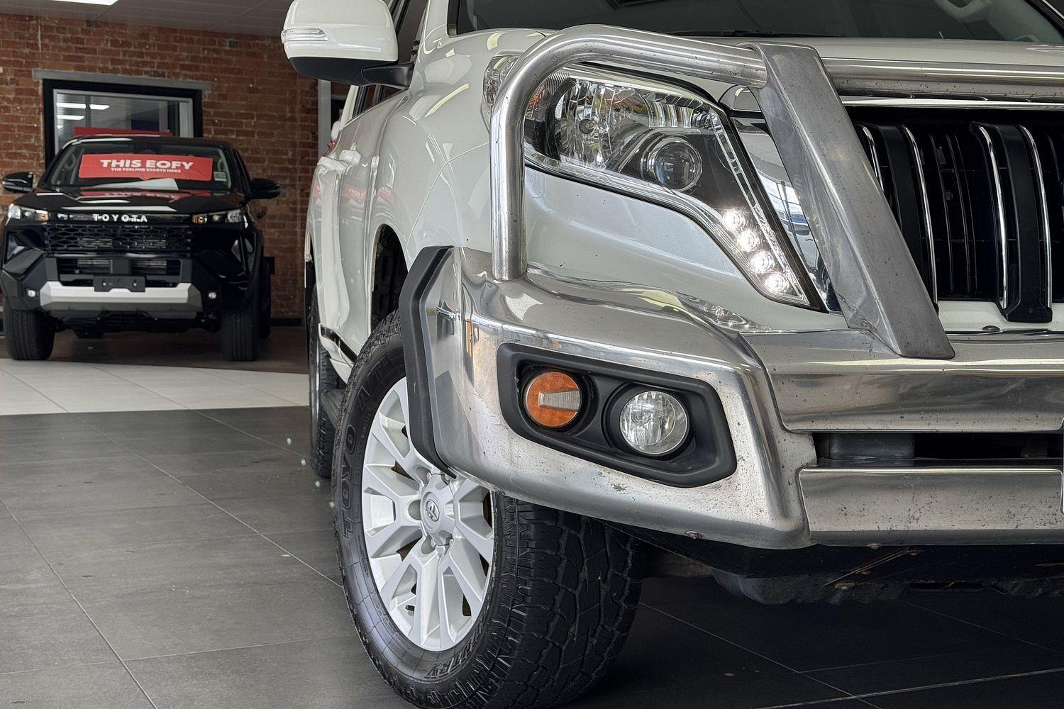 2017 Toyota Landcruiser Prado SE in Crystal Pearl