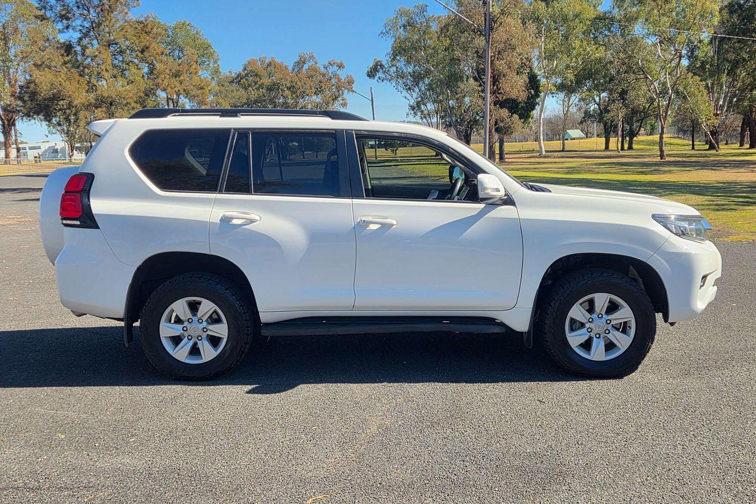 2020 Toyota Landcruiser Prado GXL in Glacier White