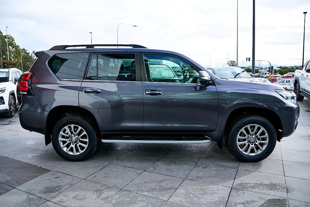2021 Toyota Landcruiser Prado VX in Silver