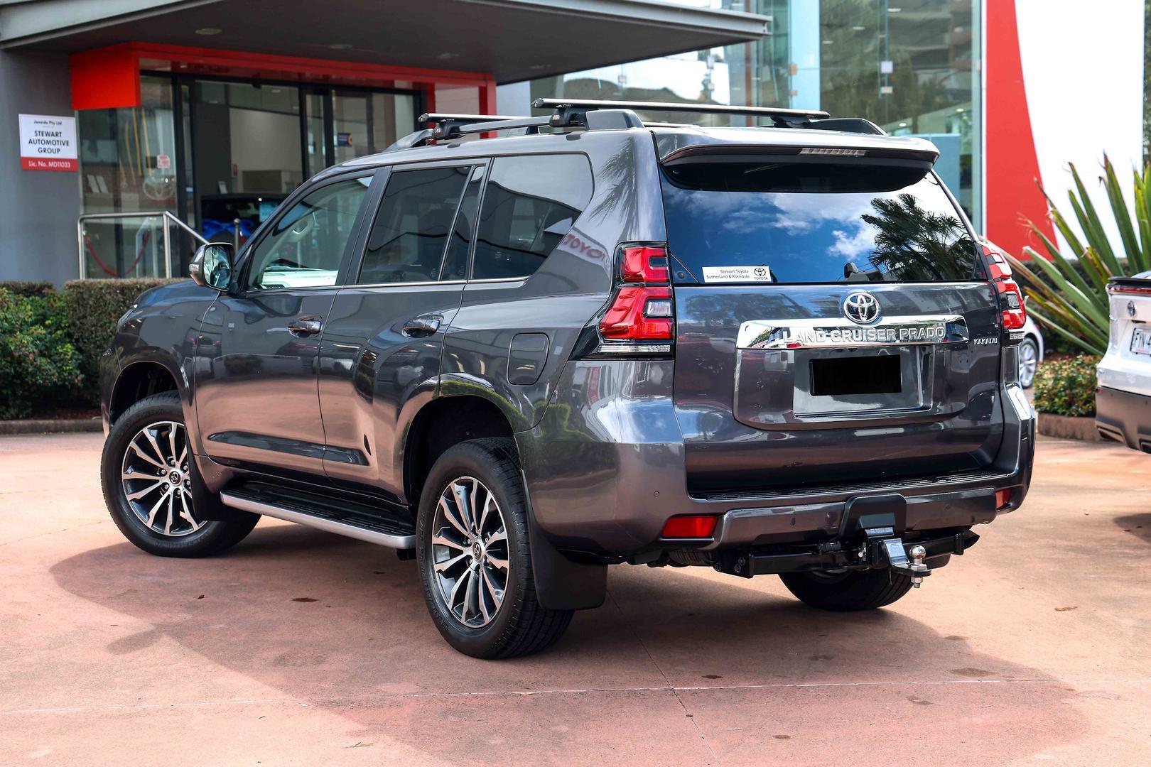 2021 Toyota Landcruiser Prado Kakadu in Silver