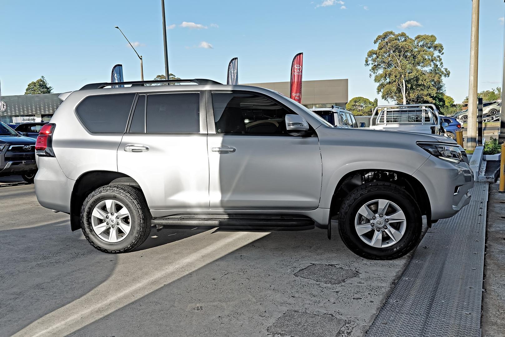 2023 Toyota Landcruiser Prado GXL in Silver
