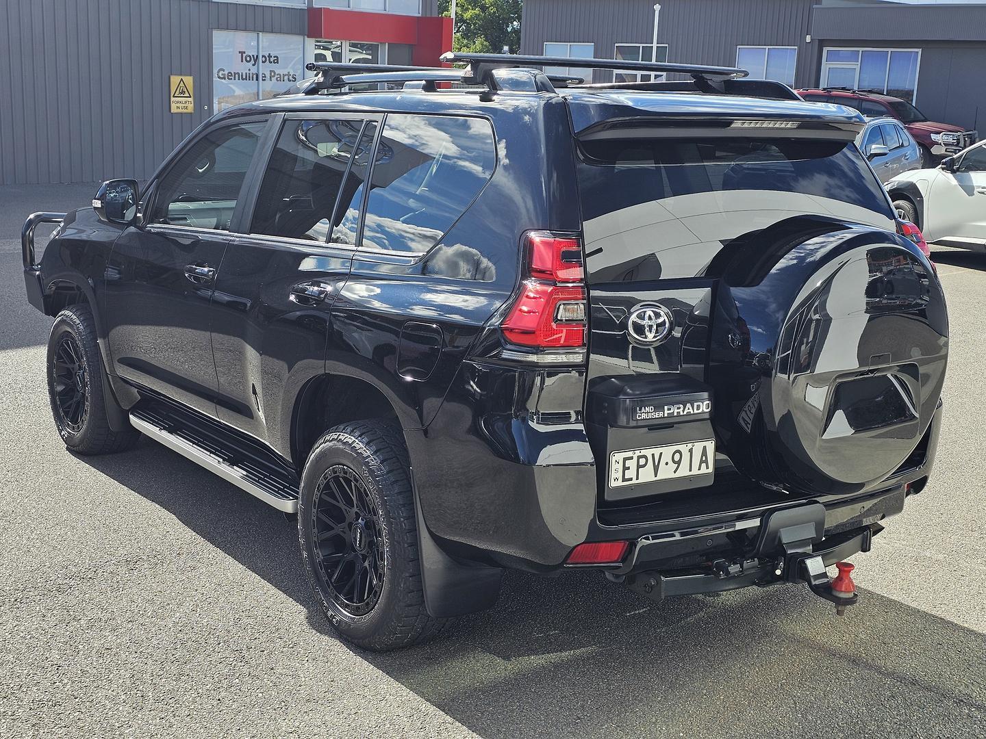 2021 Toyota Landcruiser Prado Kakadu in Black