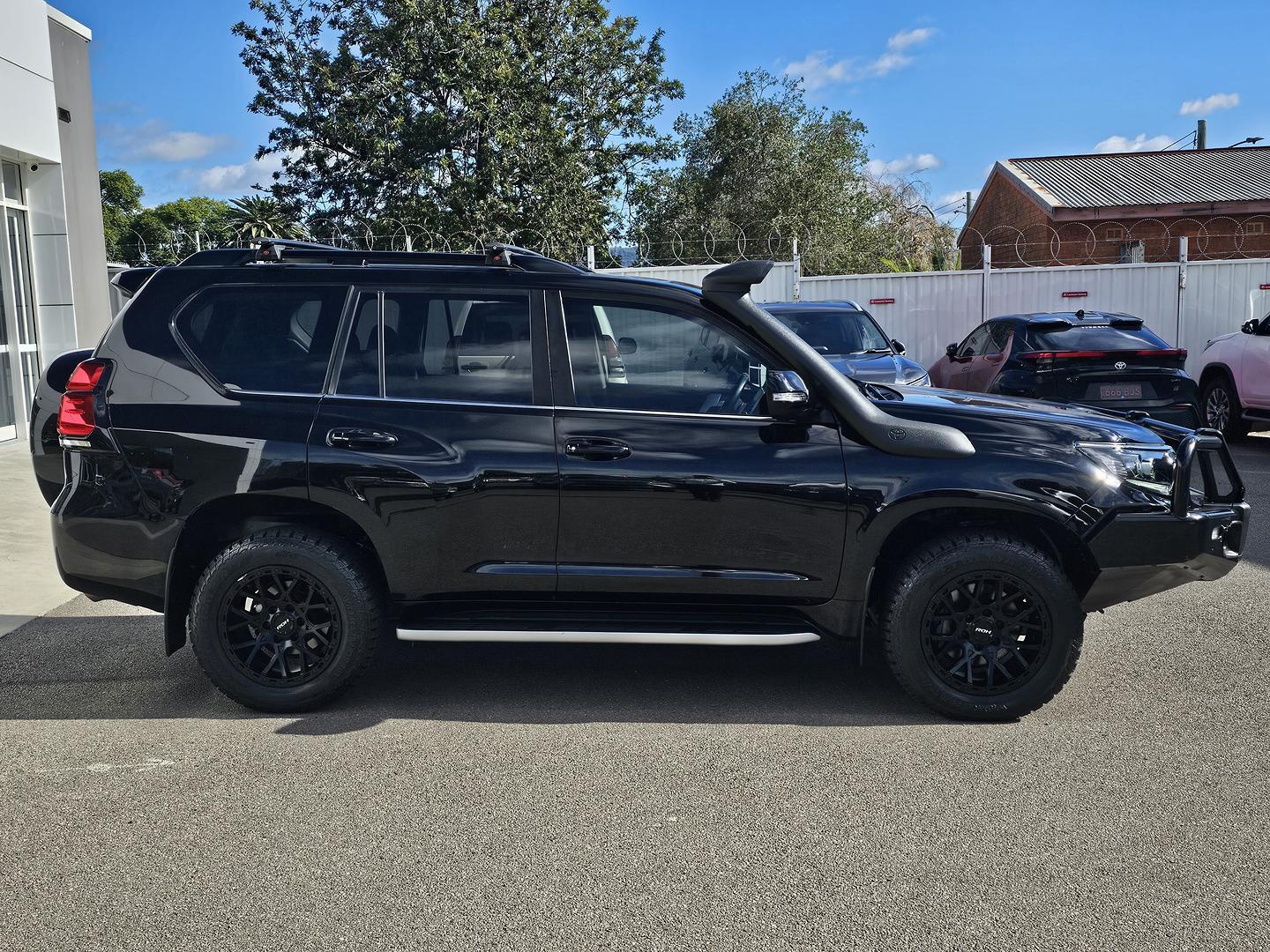 2021 Toyota Landcruiser Prado Kakadu in Black