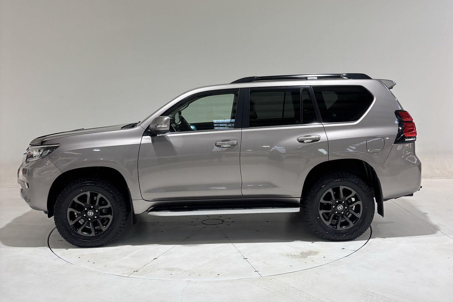 2022 Toyota Landcruiser Prado VX in Bronze
