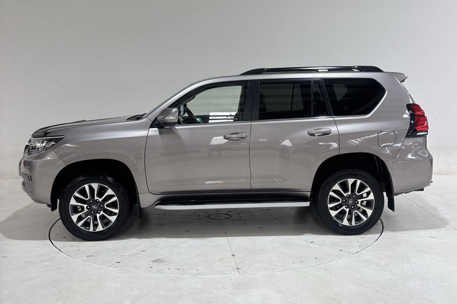 2022 Toyota Landcruiser Prado VX in Bronze