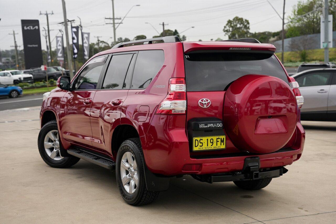 2017 Toyota Landcruiser Prado GXL in Red