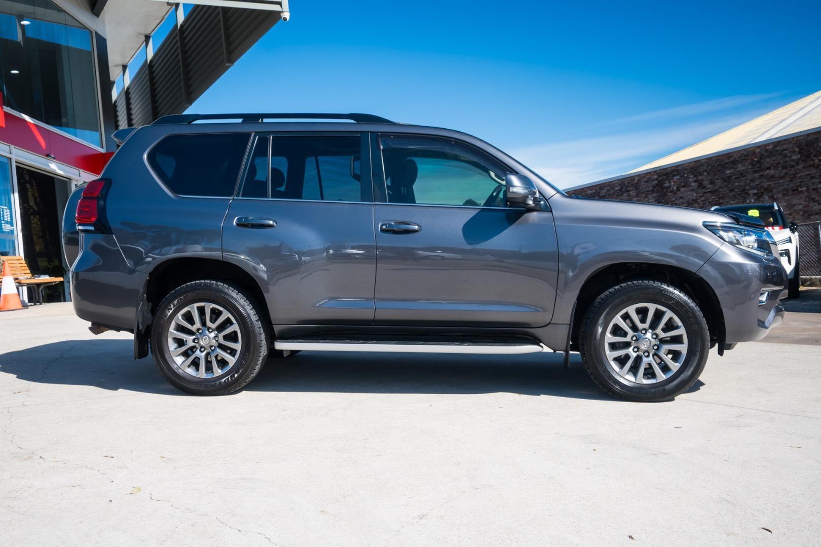 2017 Toyota Landcruiser Prado Kakadu in Silver
