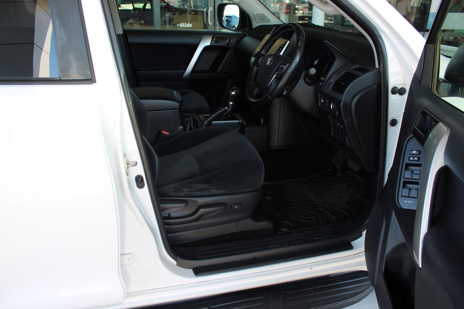2022 Toyota Landcruiser Prado GXL in White