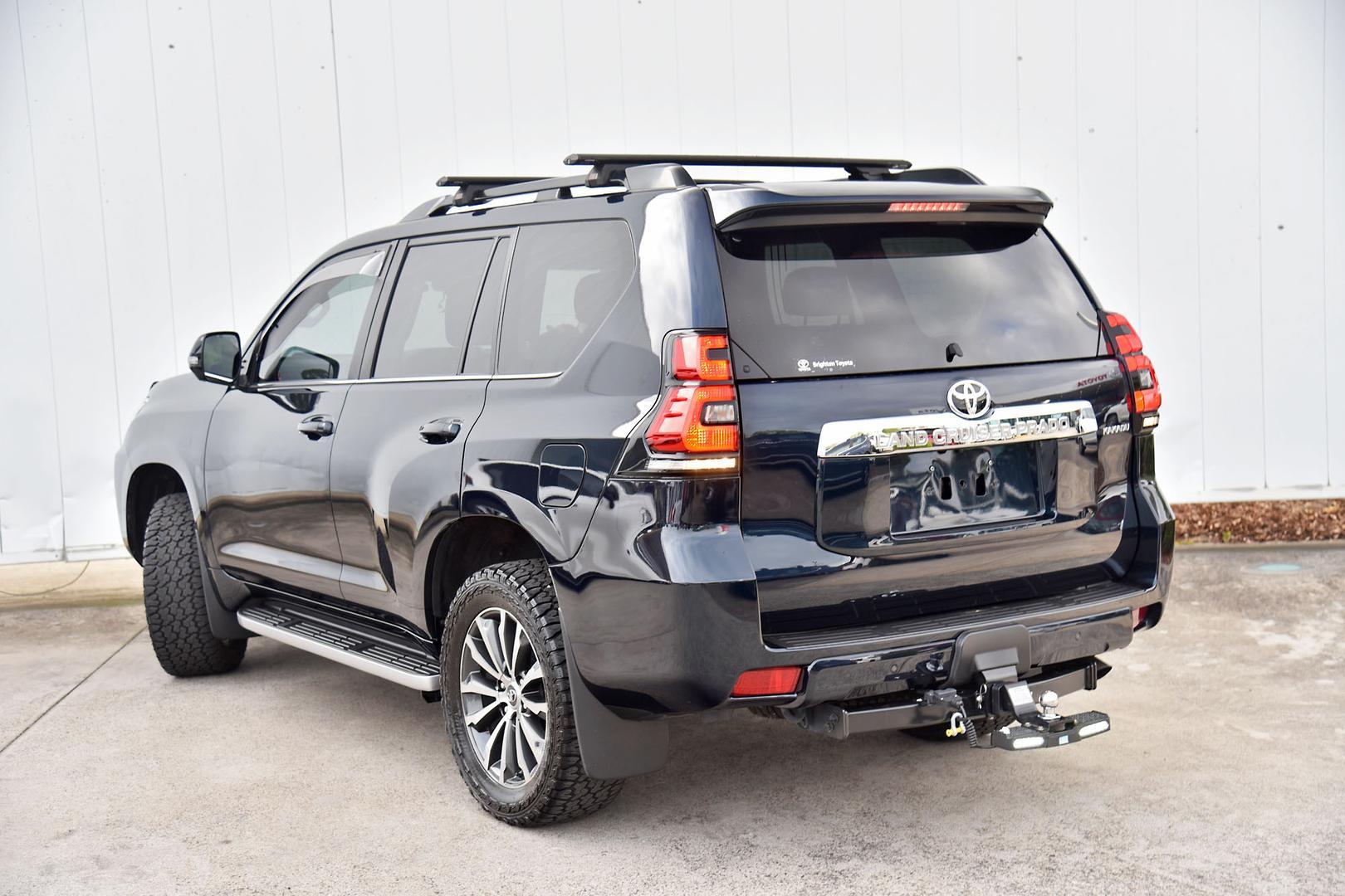 2022 Toyota Landcruiser Prado Kakadu in Black