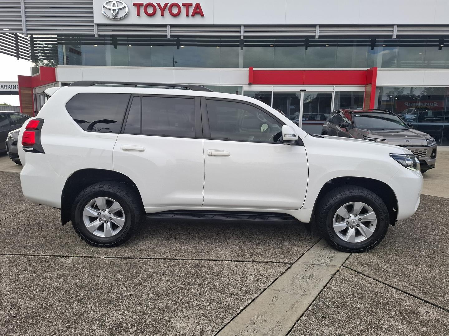 2022 Toyota Landcruiser Prado GXL in White