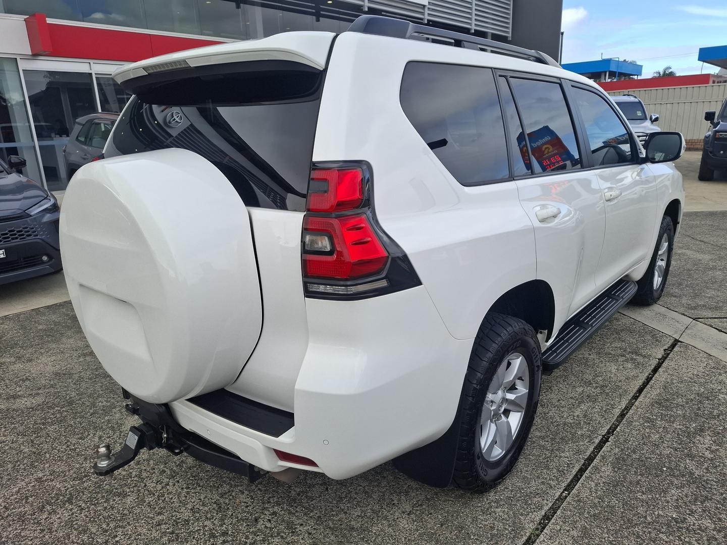 2022 Toyota Landcruiser Prado GXL in White