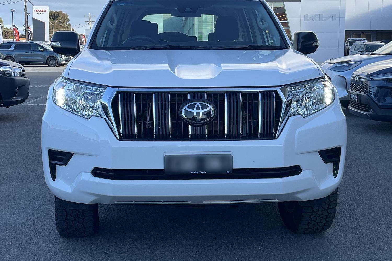 2023 Toyota Landcruiser Prado GX in White