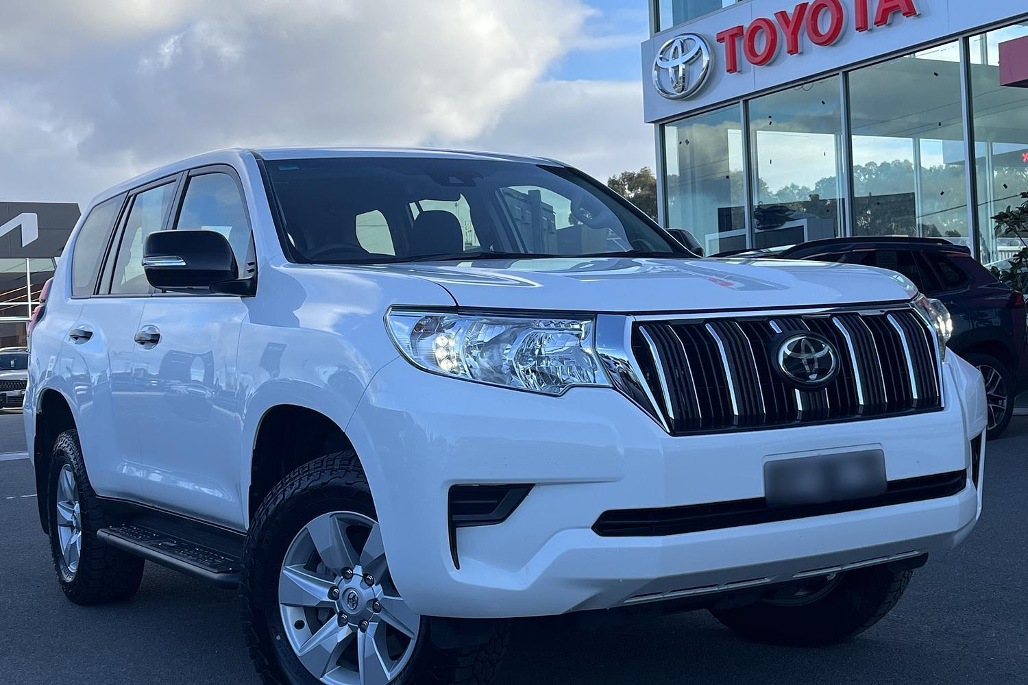 2023 Toyota Landcruiser Prado GX in White