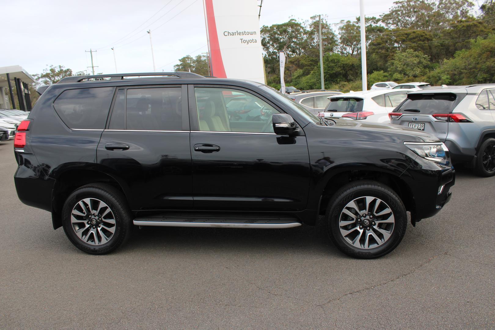 2023 Toyota Landcruiser Prado VX in Black