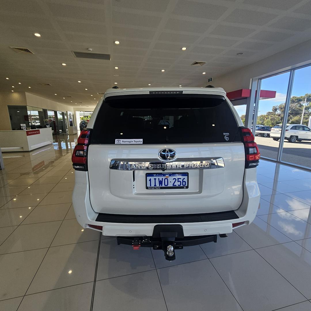 2023 Toyota Landcruiser Prado GXL in White