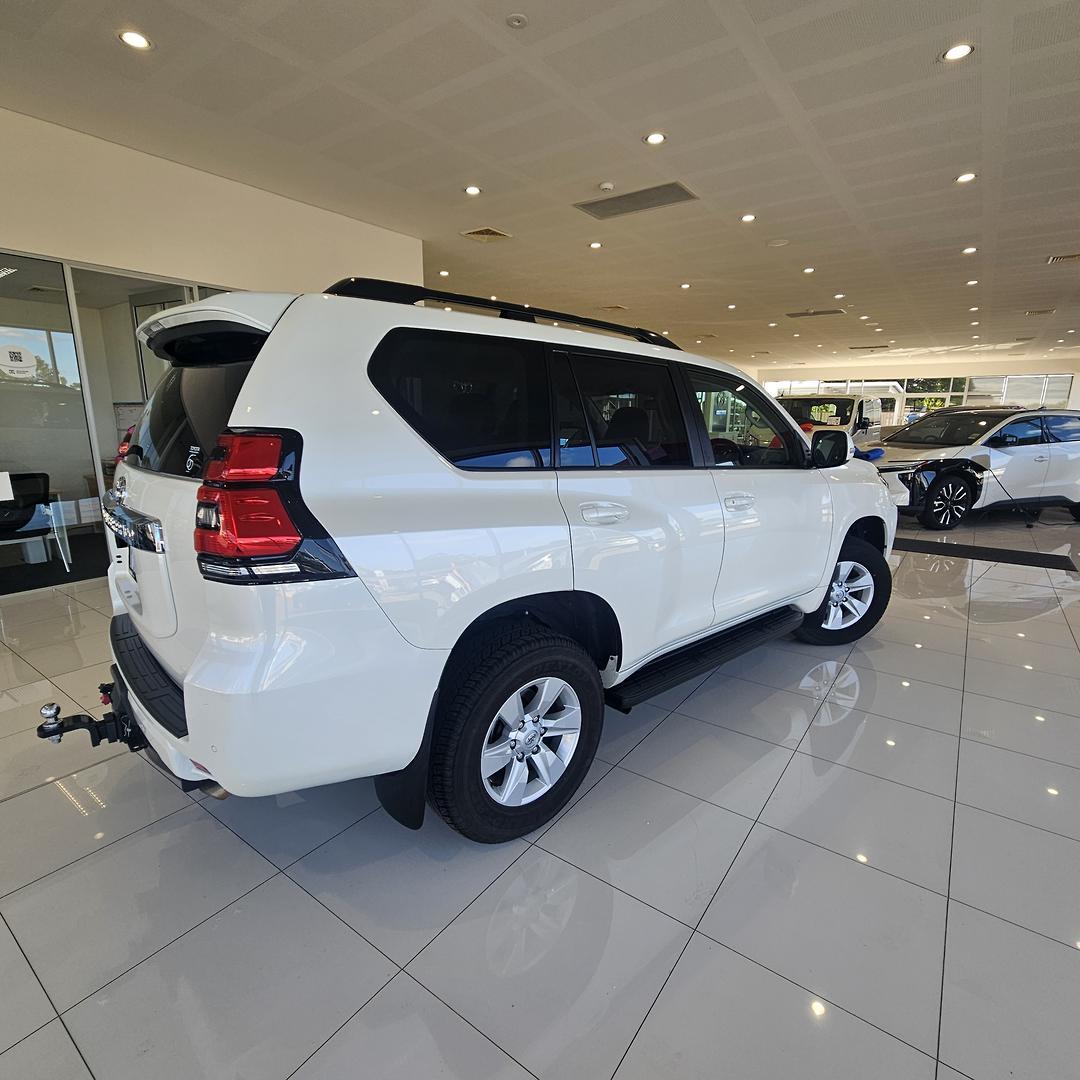 2023 Toyota Landcruiser Prado GXL in White