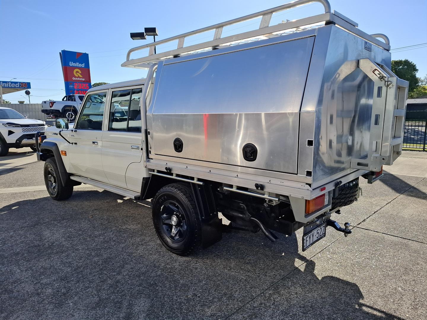2025 Toyota Landcruiser GXL in White