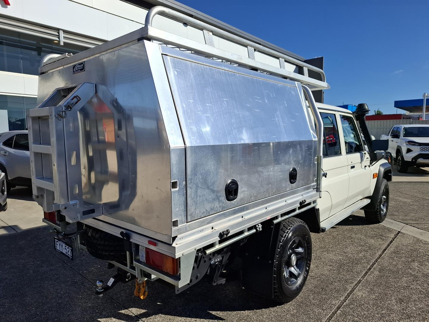 2025 Toyota Landcruiser GXL in White
