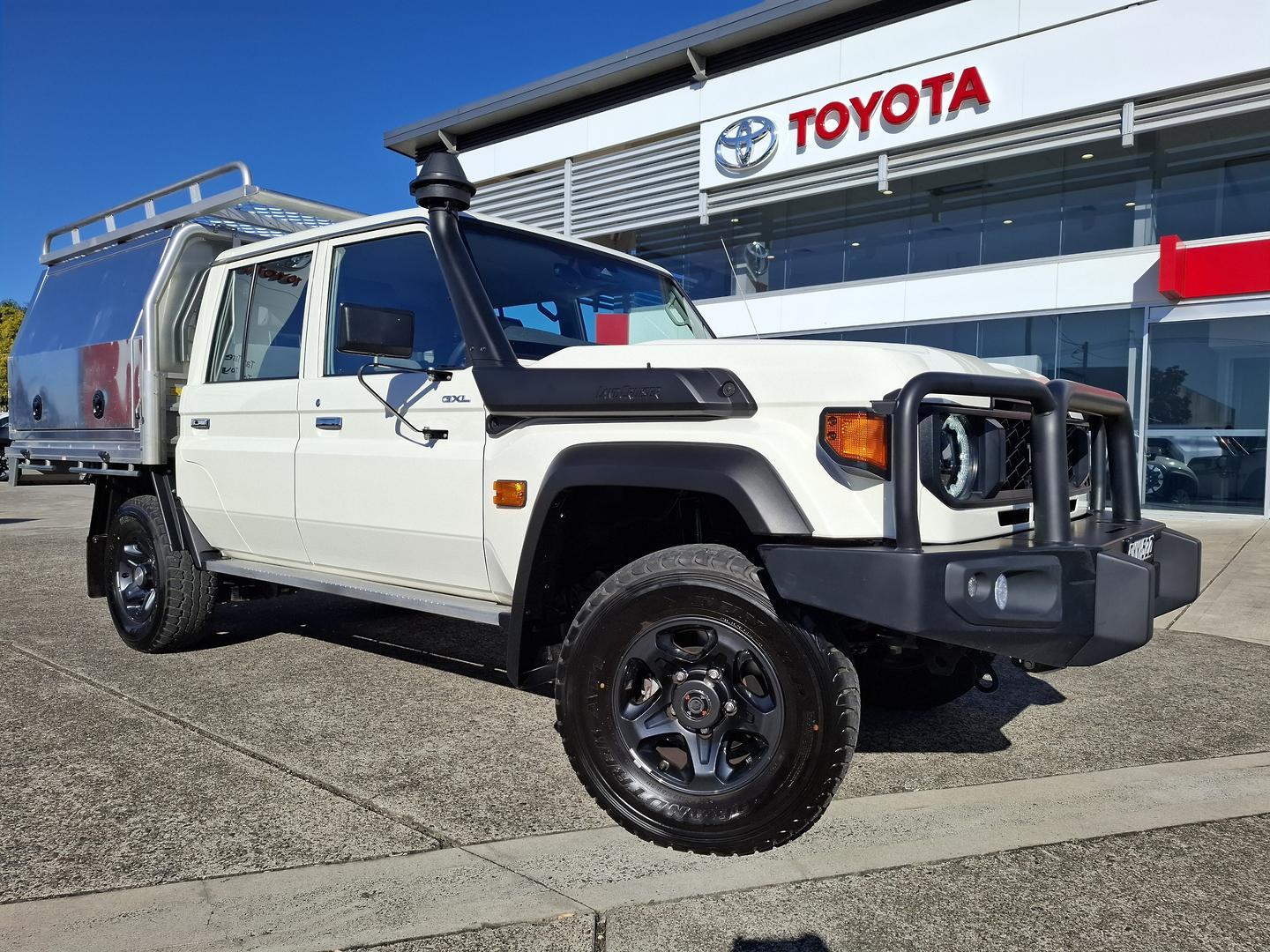 2025 Toyota Landcruiser GXL in White