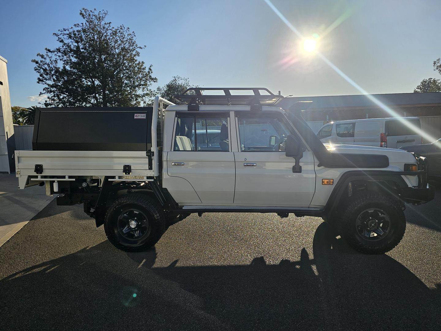 2023 Toyota Landcruiser GXL in White