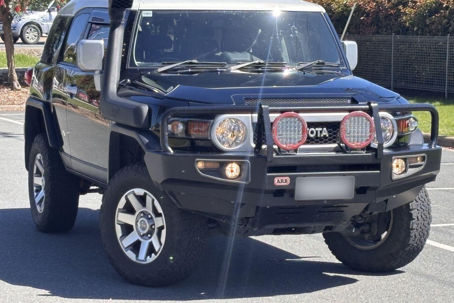 2016 Toyota FJ Cruiser FJ Cruiser in Two Tone Black