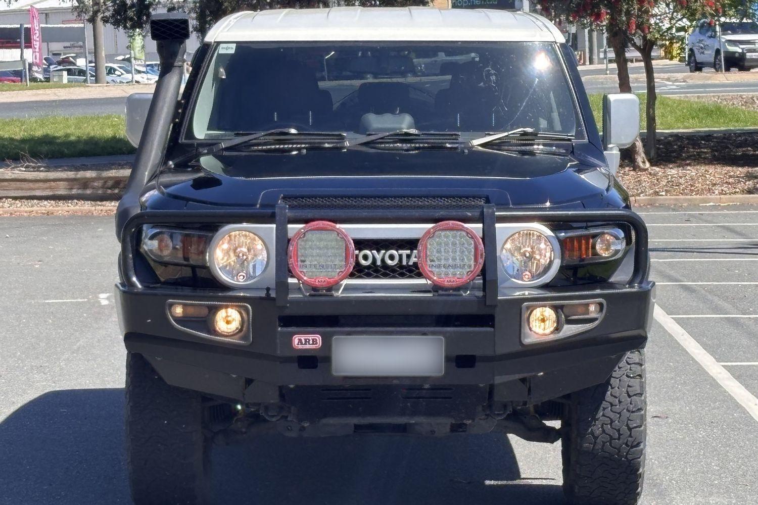 2016 Toyota FJ Cruiser FJ Cruiser in Two Tone Black