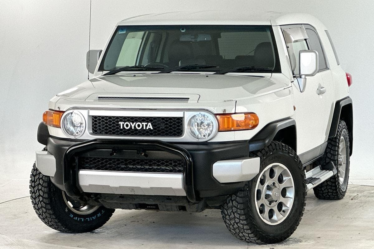 2013 Toyota FJ Cruiser FJ Cruiser in White
