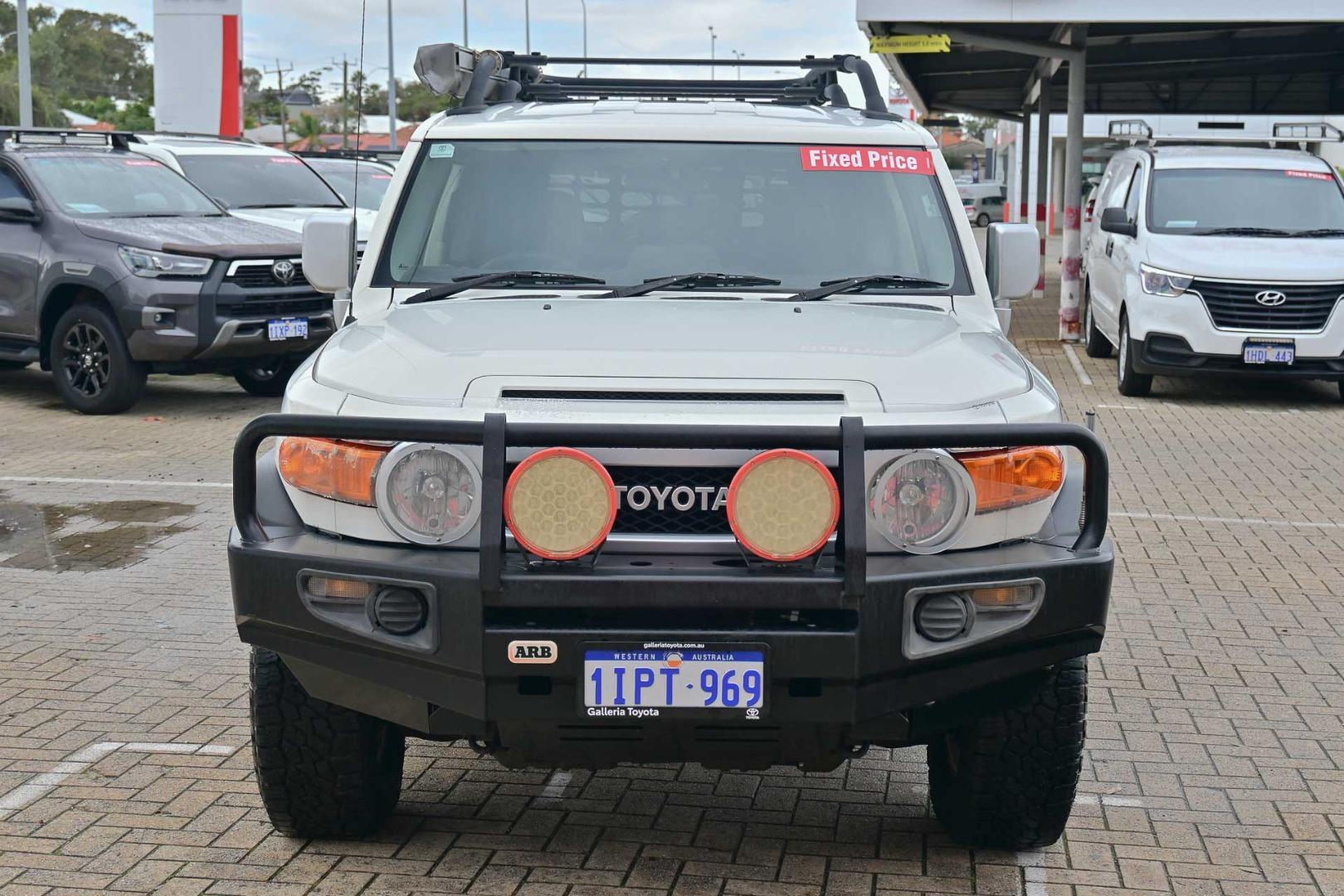 2014 Toyota FJ Cruiser FJ Cruiser in White
