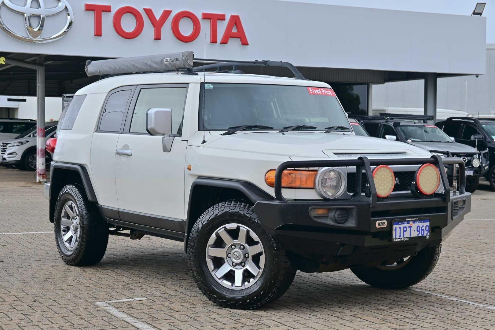 2014 Toyota FJ Cruiser FJ Cruiser in White